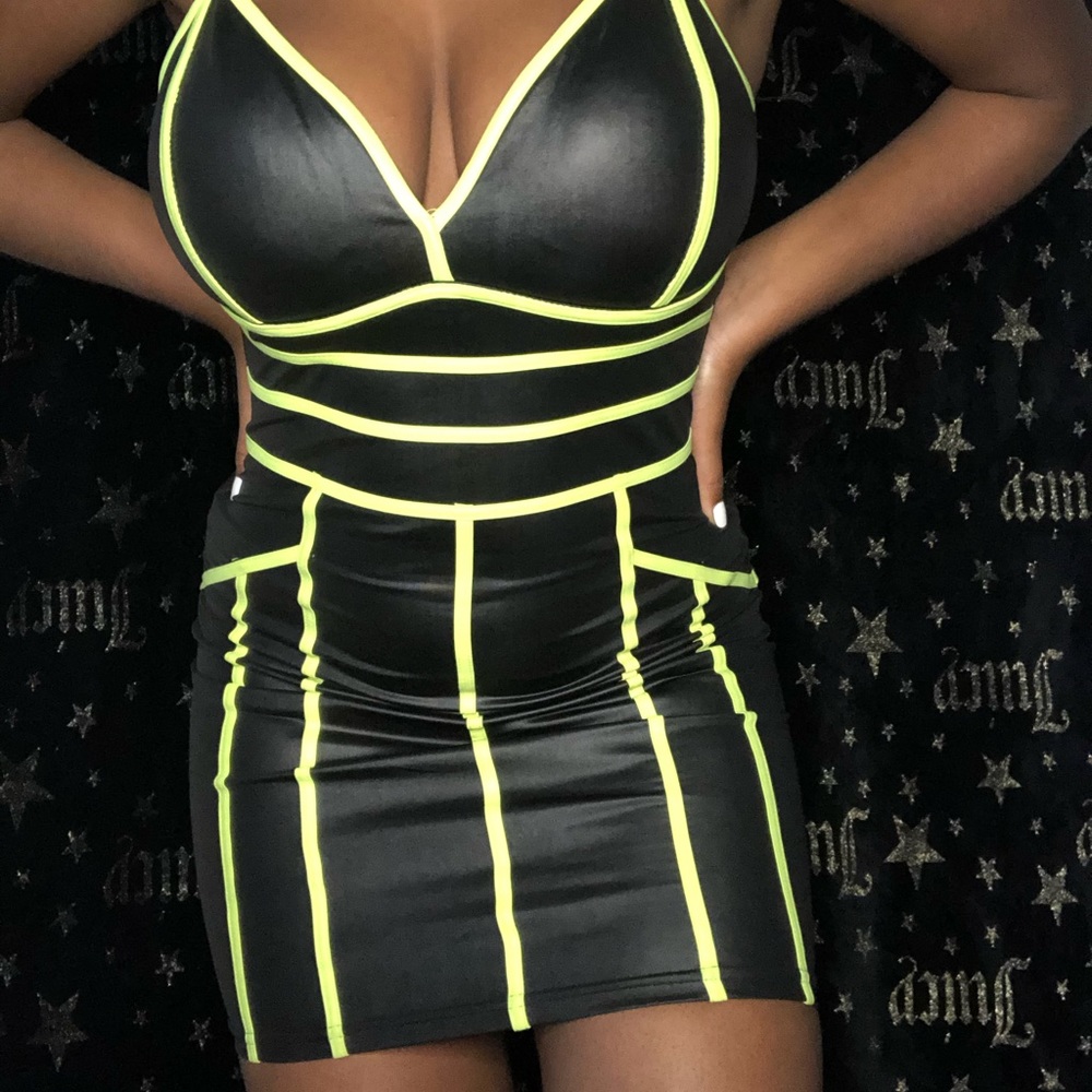 FASHIONNOVA✨ Women’s Neon and Black Dress